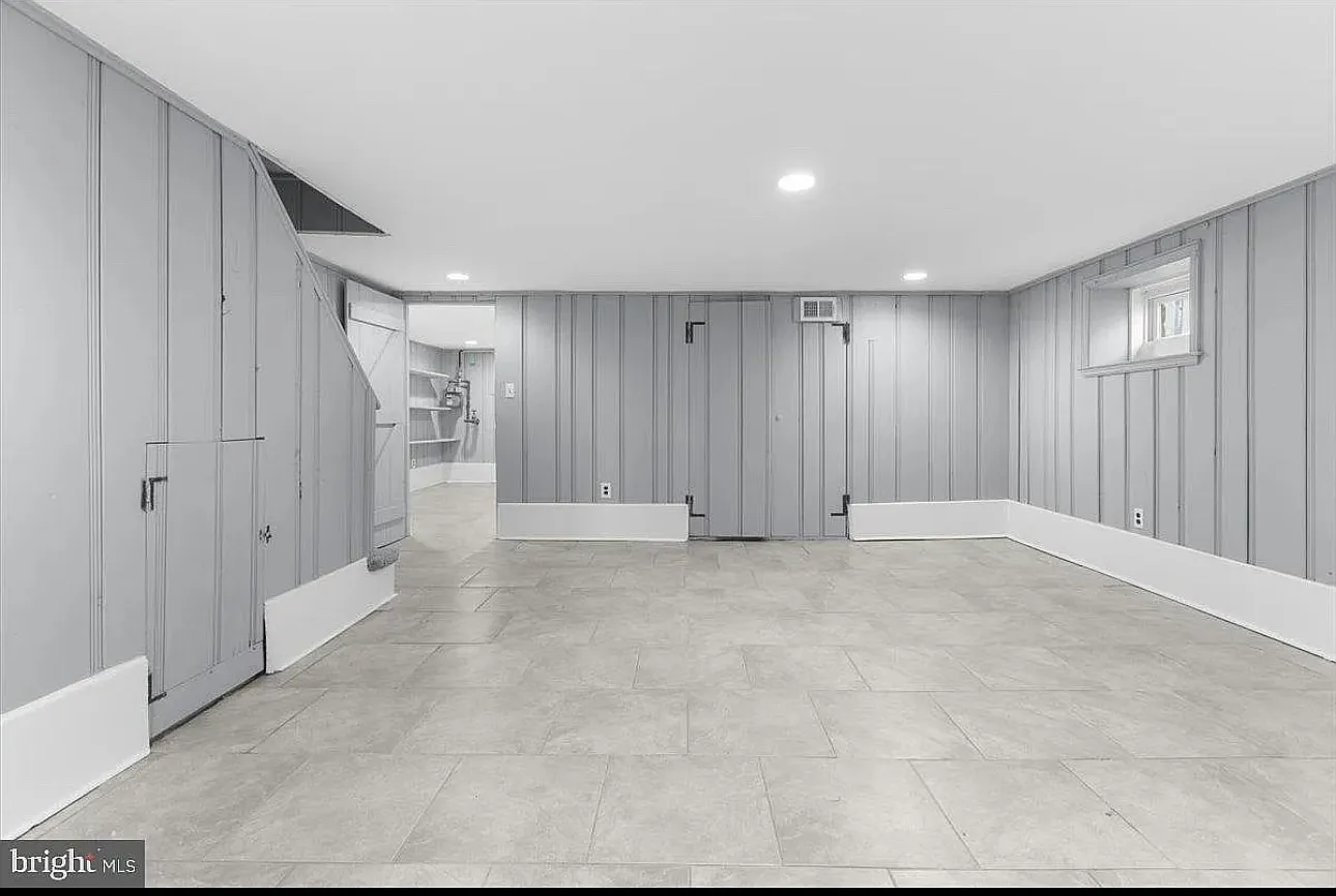 2613 Oakley Ave — Photo 4
