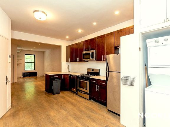 3rd image of 678 Franklin Ave #4