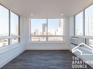 941 W Carmen Ave APT 101, Chicago, IL 60640