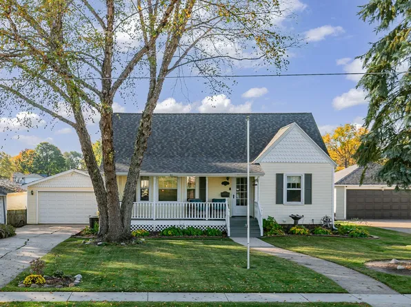552 E Wells St, Geneseo, IL 61254