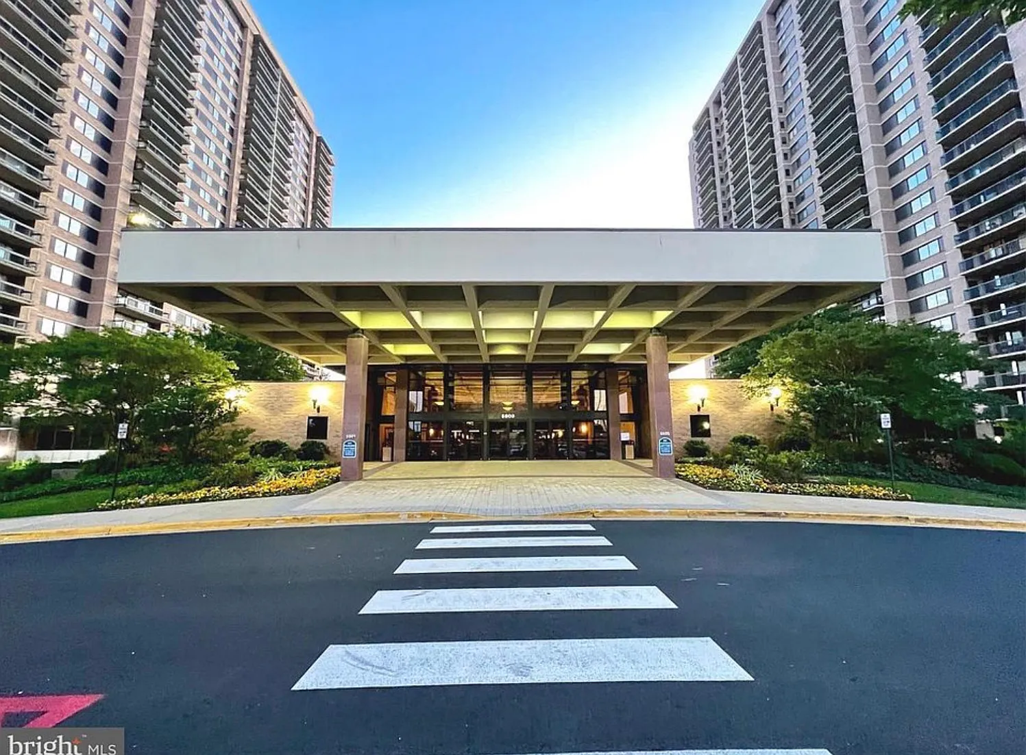2 bed, 1170 sqft, $3,200 — Photo 3