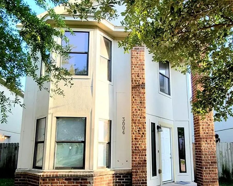 1st image of 3004 La Estancia Ln