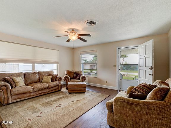 4th image of 481 Grandview Ave