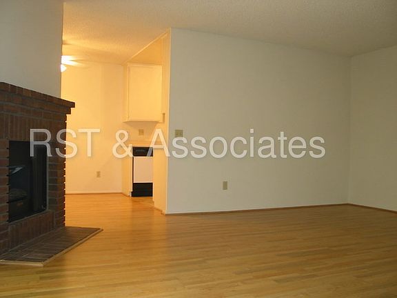 3rd image of 1254 S Saltair Ave APT 103