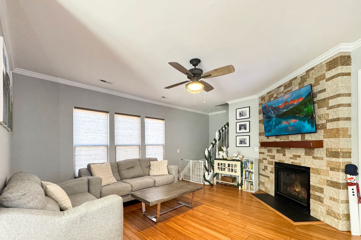 next background image