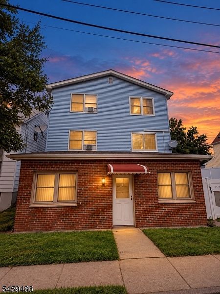 1st image of 649 W Grand Ave #101