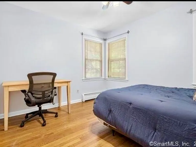 126 Linden Ave — Photo 8