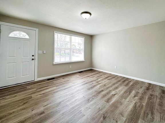 5th image of 14995 E Columbia Dr