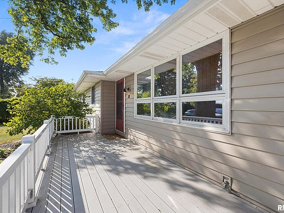 3rd image of 317 Stuber Ct