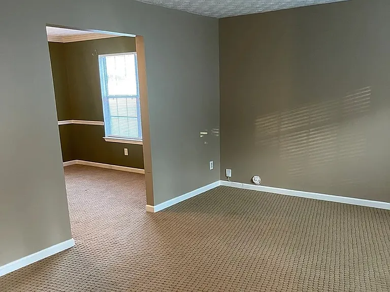 6020 Kingston Wood Way — Photo 2