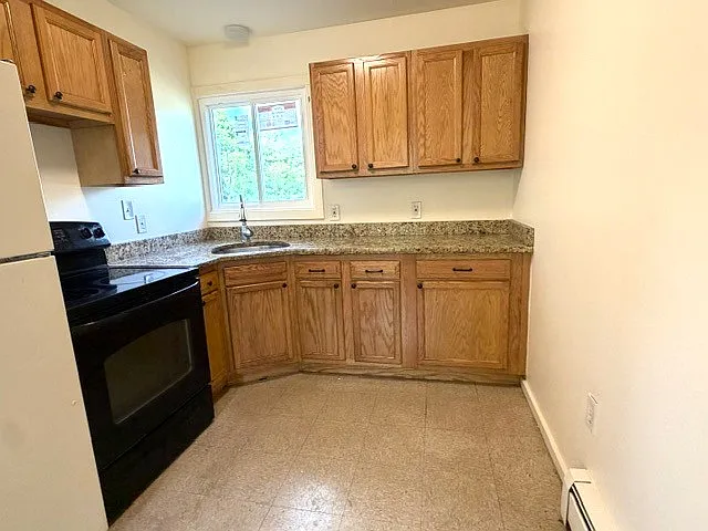 4 bed, 1120 sqft, $2,095 — Photo 3