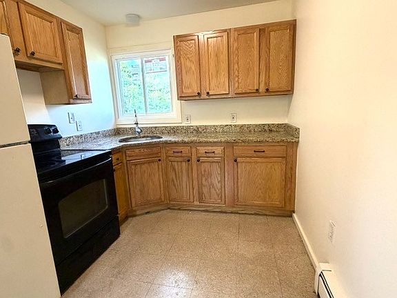 3rd image of 39 Village St #39