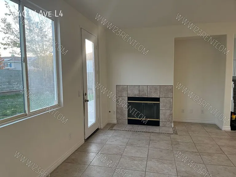 5640 W Avenue L4 — Photo 4