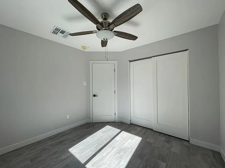 Charming 1 bed 1 bath in great location! — Photo 47