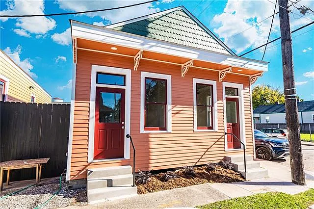 2 bed, 1.0 bath, 735 sqft, $1,400 — Photo 2