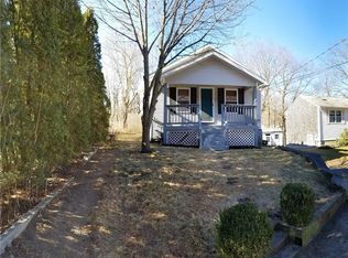 14 Aberdeen St, West Warwick, RI 02893