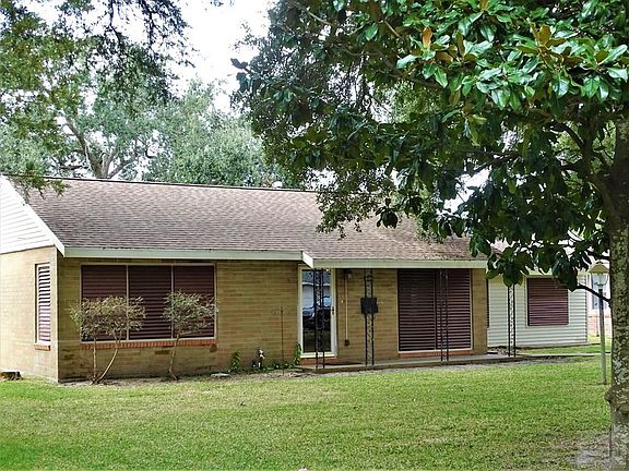 2nd image of 1606 W Houston Dr