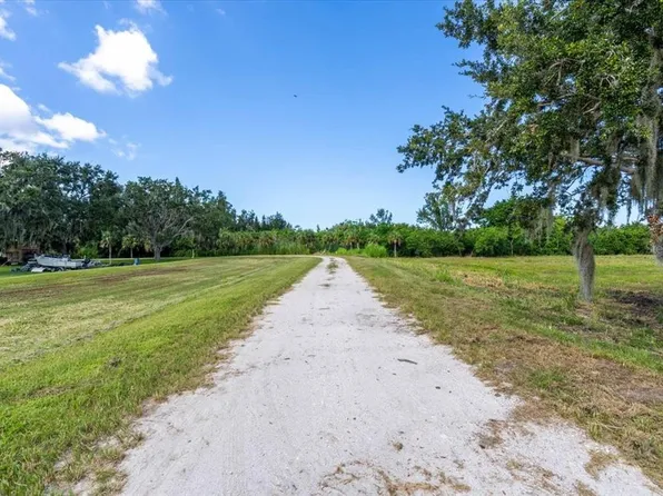 107 Tillett Pl #10, Terra Ceia, FL 34250