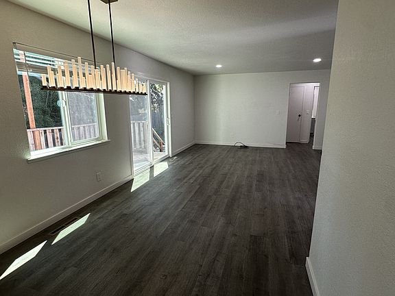 4th image of 2156 Carlmont Dr #3