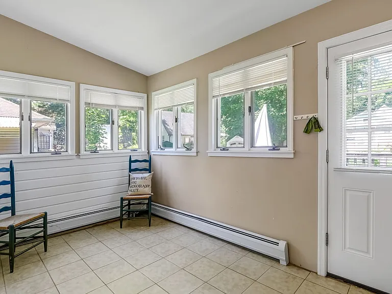 16 Lakeview Ter — Photo 8