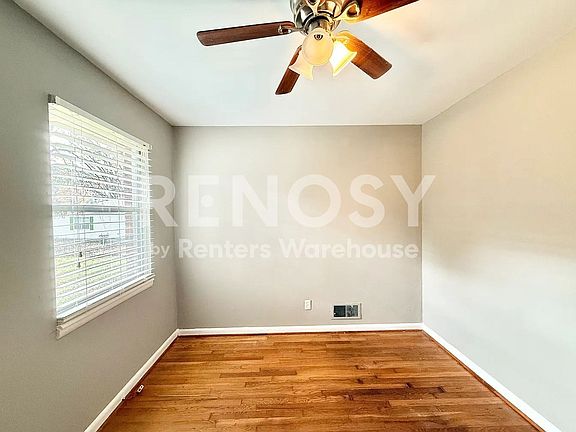 4th image of 940 Center Way SW