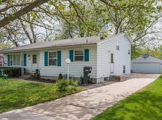 1007 29th St NE, Cedar Rapids, IA 52402