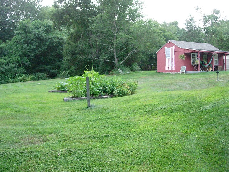 2nd image of 10 Vinegar Hill Rd