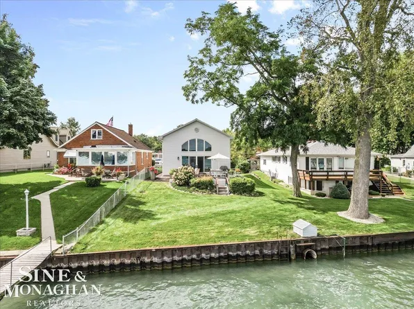 1711 River Rd, East China, MI 48054