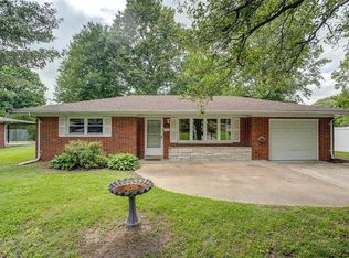 305 Longview Dr, Belleville, IL