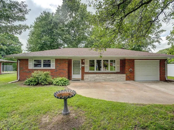 305 Longview Dr, Belleville, IL 62223