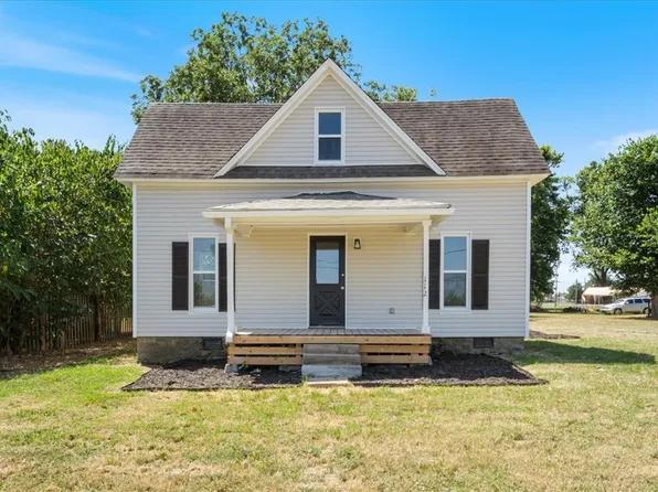 1112 E Harvard St, Siloam Springs, AR 72761