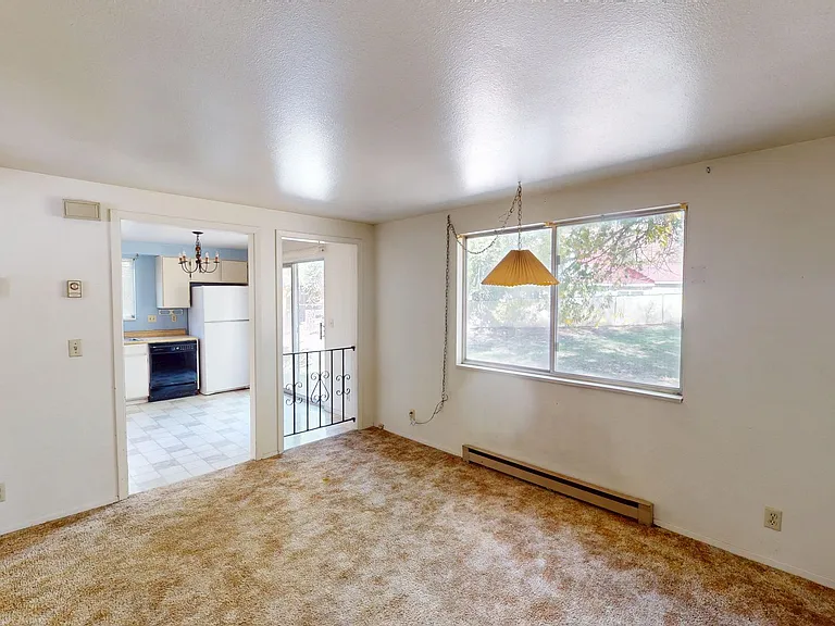 451 Loveridge Dr — Photo 32