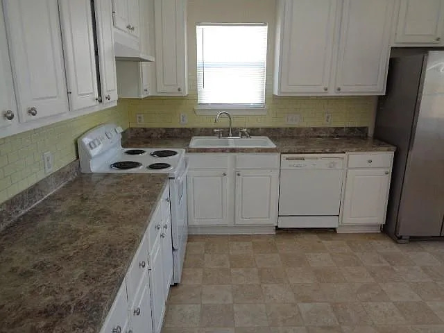 21406 Berry Vine St — Photo 9