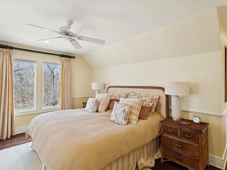 2296 Deerfield Rd — Photo 35