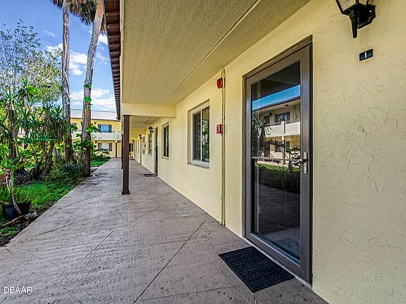 5th image of 400 Oakridge Blvd APT 1