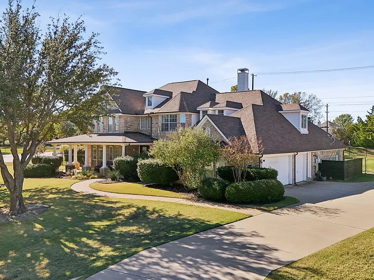 5801 Hathaway Dr — Photo 26
