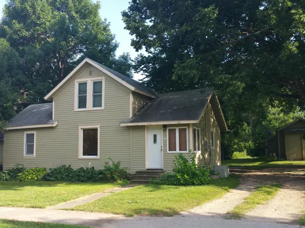 24 Main St E, Morristown, MN 55052
