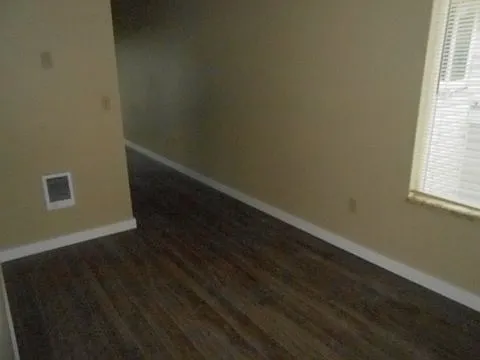 410 SW Fall St — Photo 47