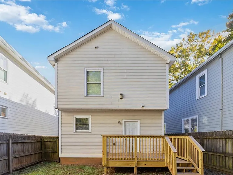 639 Ira St SW — Photo 23