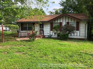 2034 SE 10th St, Topeka, KS 66607