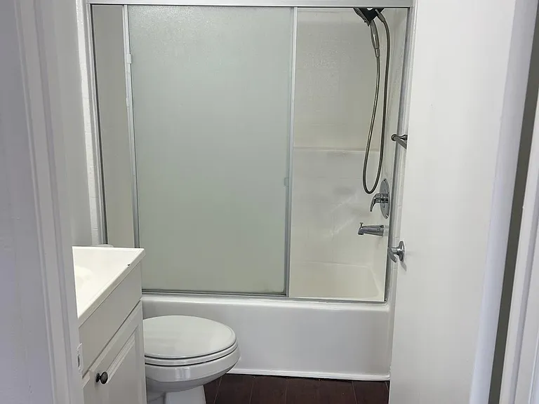 2121 Beloit Ave #312 — Photo 27