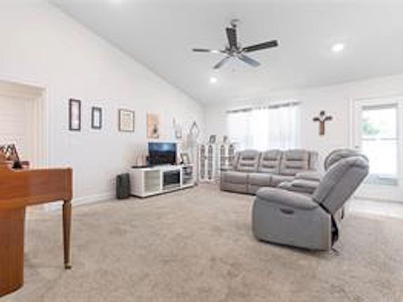 5th image of 67 Bruning Ln