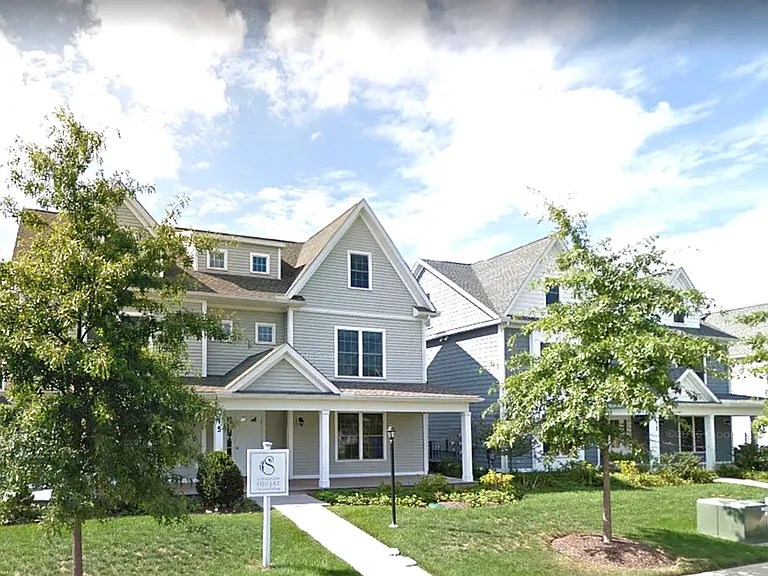 Summerview Square — Photo 2