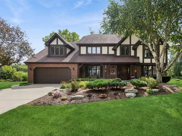 808 Lyndhurst Ct, Naperville, IL 60563