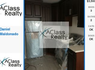 3157 Steinway St #3R, Astoria, NY 11103