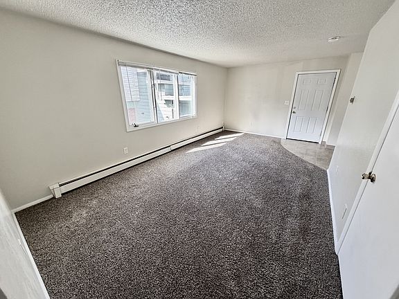 4th image of 821 N Hoyt St APT 4
