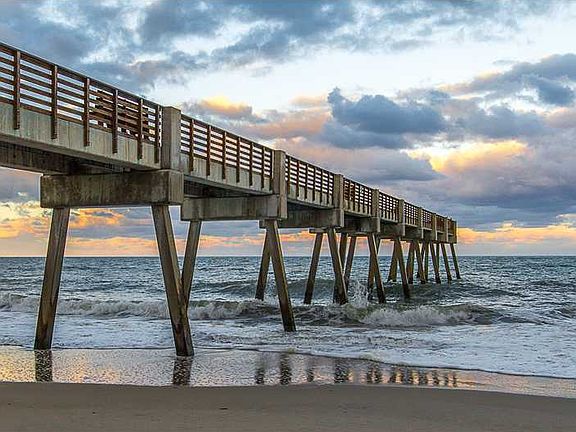 4th image of 4800 Highway A1a