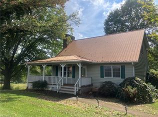286 Meadowbrook Ln, Millers Creek, NC 28651