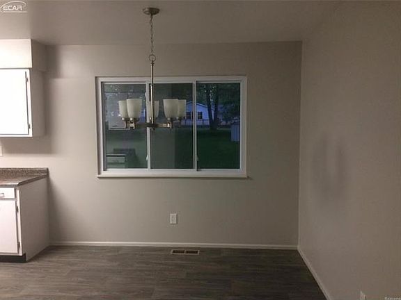 4th image of 6241 Woodsdale Dr