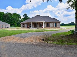 242 Credeur Rd, Pineville, LA 71360
